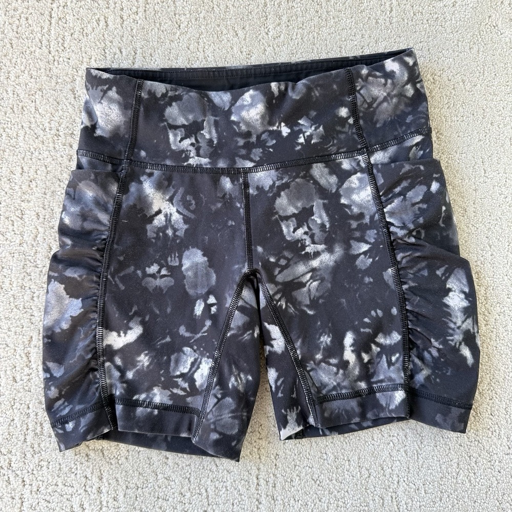 Lululemon Speed Track Diamond Dye Black Grey Short Size 4 high rise Yoga Bike